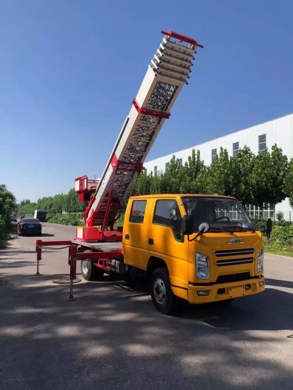 闽侯县附近的云梯车出租服务：轻松解决高空作业需求